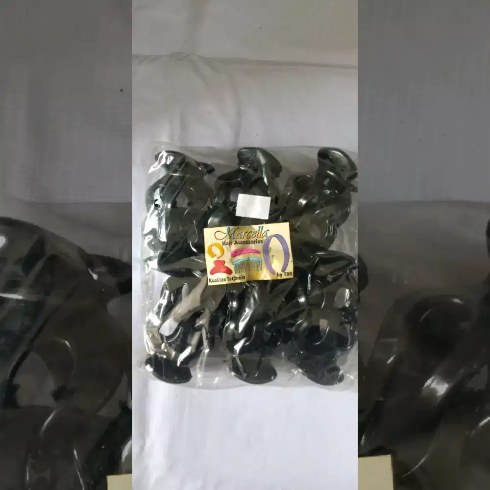 Jepitan Rambut Warna Hitam