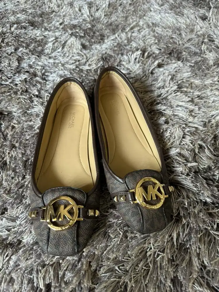 MICHAEL KORS ASLI / SEPATU MICHAEL KORS ASLI OUTLET / CEWEK
