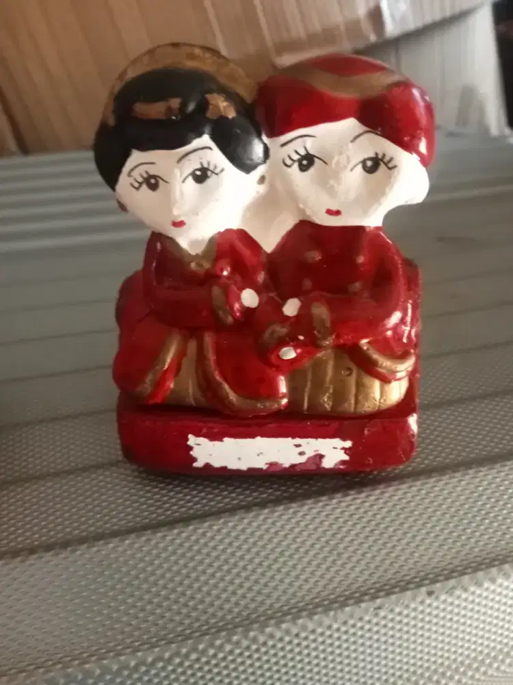 Dijual merchandise Asbak Pernikahan