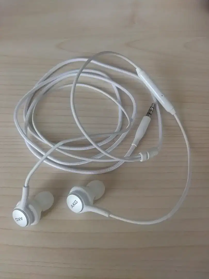 Earphone AKG, Original, Like New (incl. Adapter, Case)