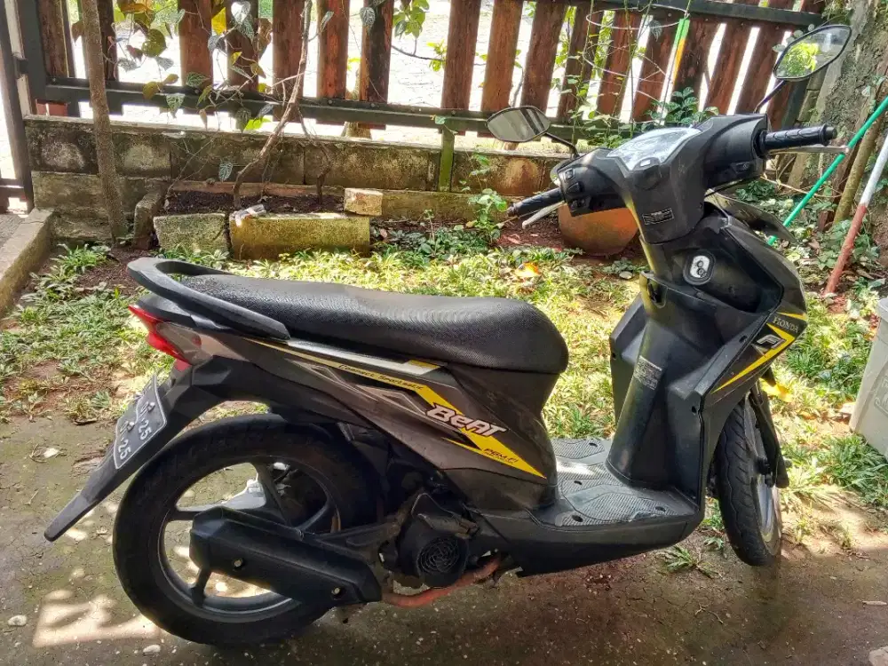Bismillah Di Jual Honda Beat fi 2014 Black & Yellow