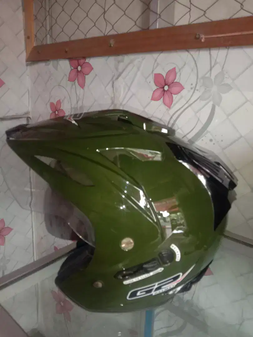 Helm GP warna hijau original