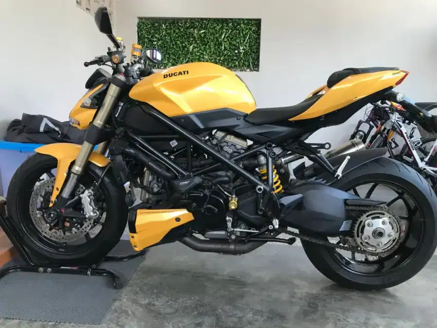 Jual Ducati StreetFighter 848 yellow 2012