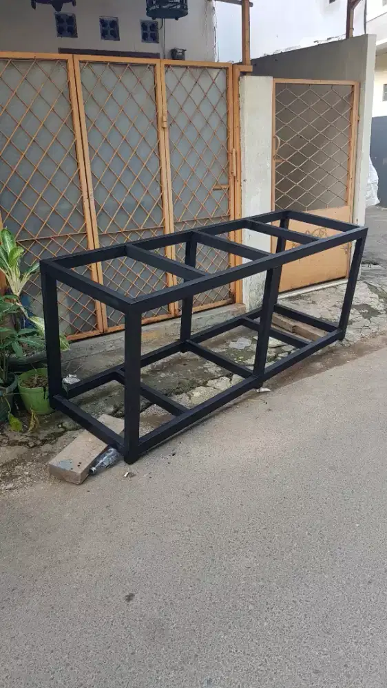 Rak dan meja akuarium