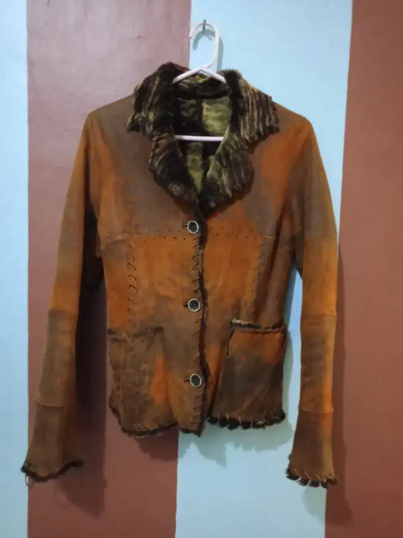 Jaket kulit import asli bulu hewan senja size M.