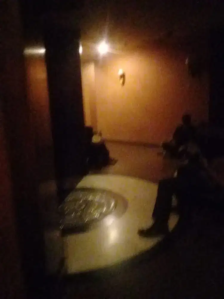 Di butuh kan loker LC karoke & spa