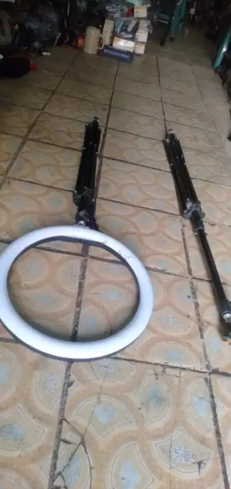 Slhkn plh slh 1 dr stand besi serba guns kond spt baru mgkn ada yg bth