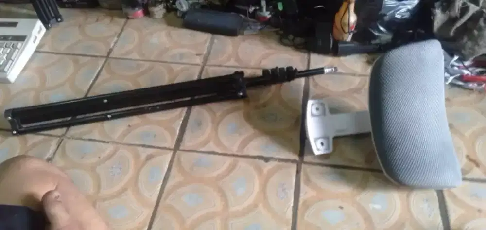 Slhkn plh slh 1 dr sandaran kepala utk kursi khusus atau stand sblhnya