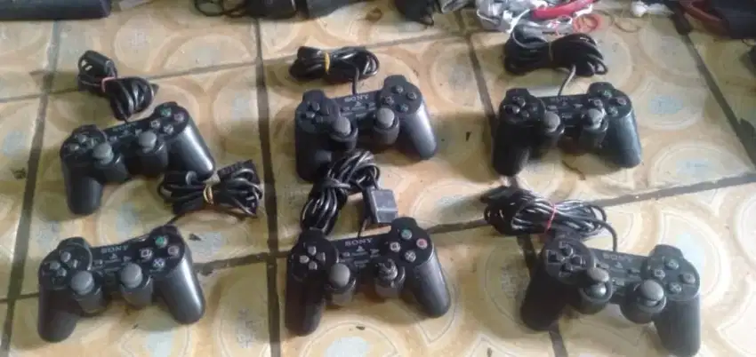 Slhkn plh slh 1 psg dr stik game ps 1 utk ank bermain kond hdp murah2