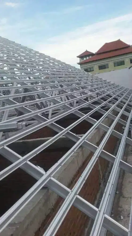 BONGKAR PASANG ATAP LAMA GANTI BAJA RINGAN SNI