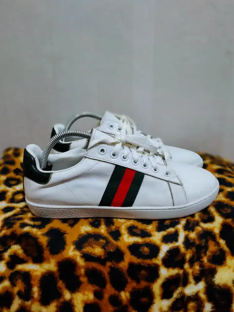 Sepatu Gucci itali