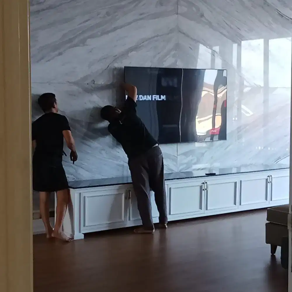 Jasa pasang bracket tv LED 75