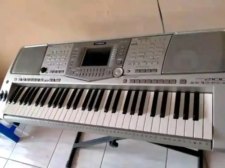 KEYBOARD YAMAHA PSR -2100.