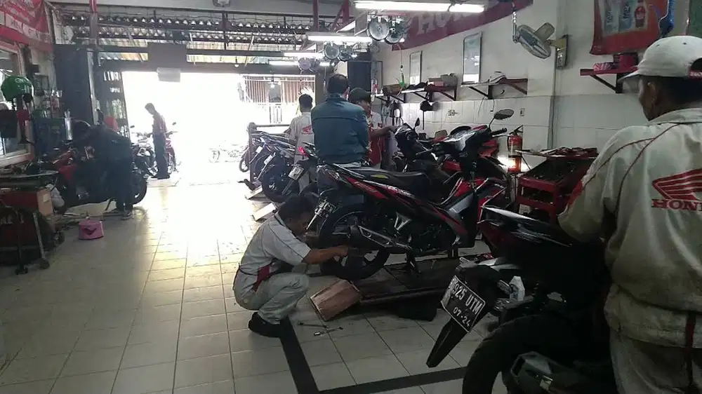 DI CARI MEKANIK MOTOR HONDA