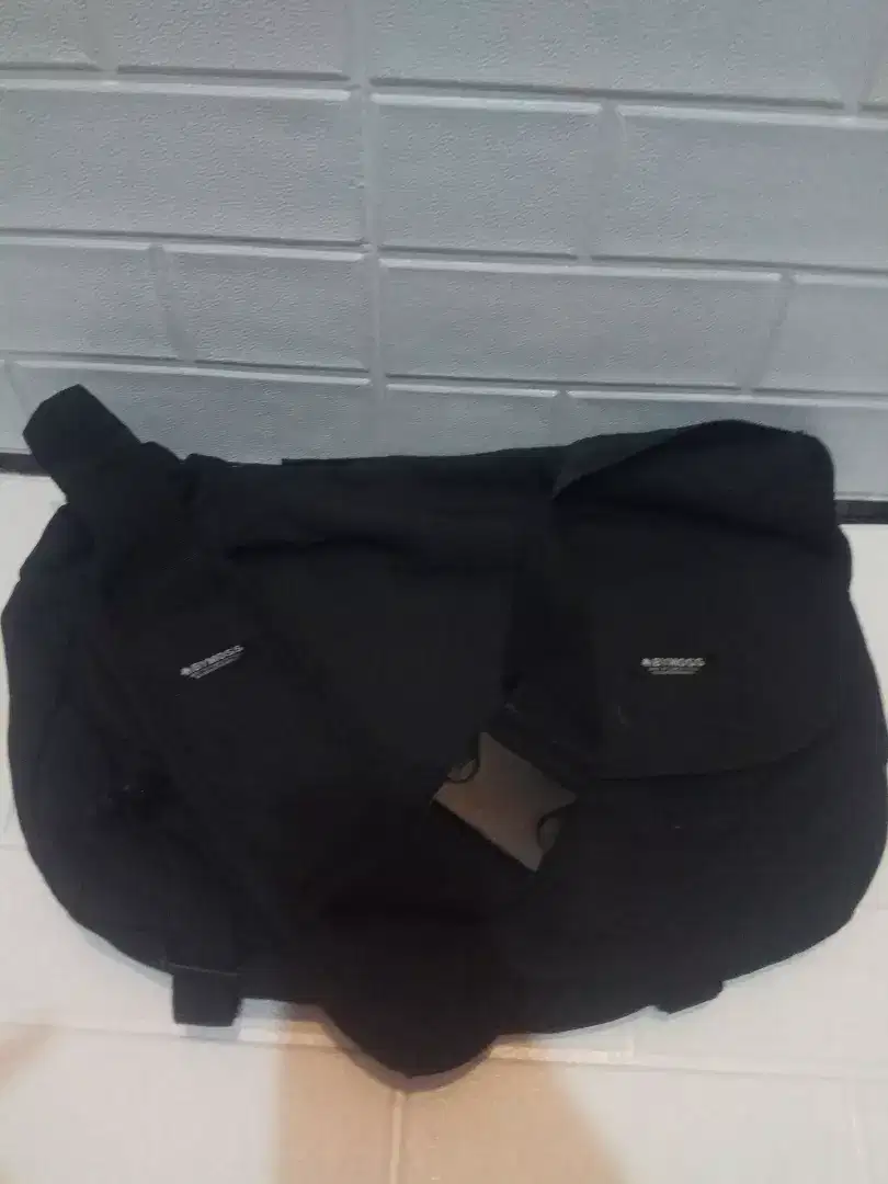 Tas selempang Bymoss