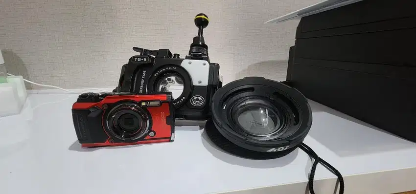 CAMERA Kamera TG6 OLYMPUS SET LENSE AND CASING 99% condition