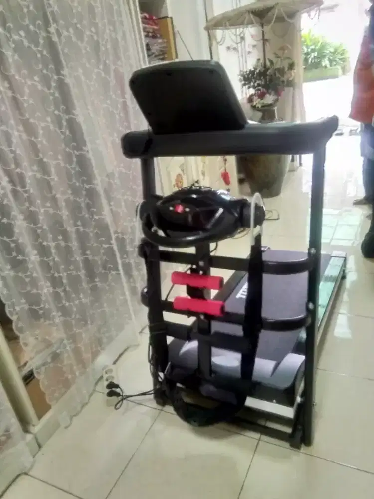 Alat fitness treadmill elektrik tipe tl 607 hitam