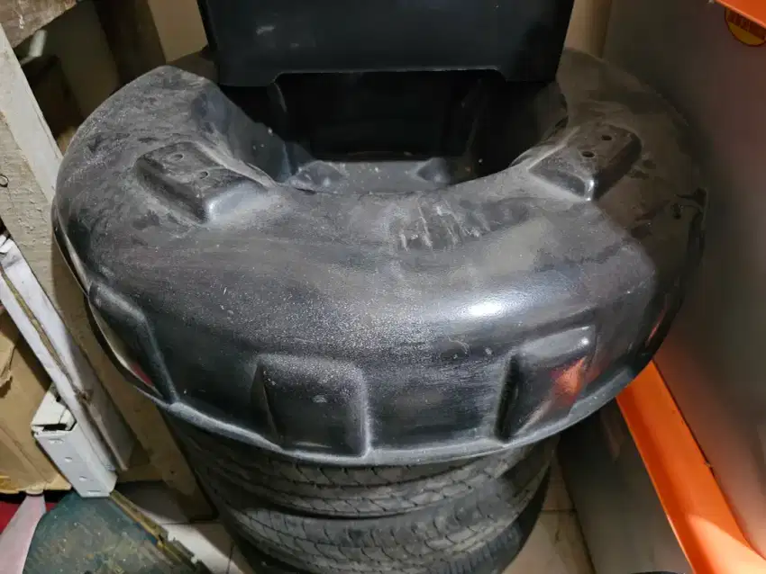 Cover tutup ban serep / cadangan avanza