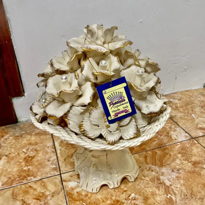 Hiasan Keramik Bunga Capodimonte