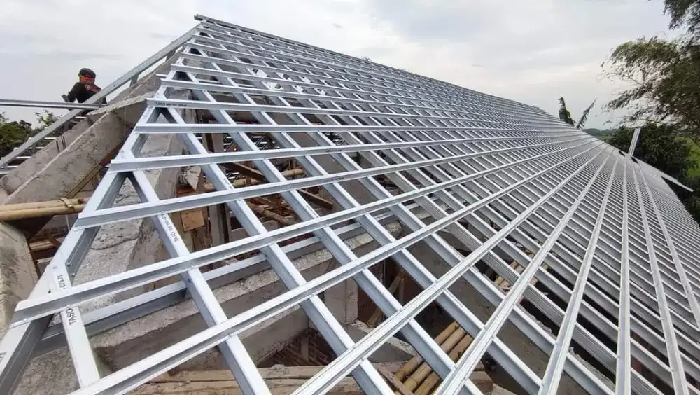 1 PAKET RENOVASI ATAP LAMA GANTI BAJA RINGAN