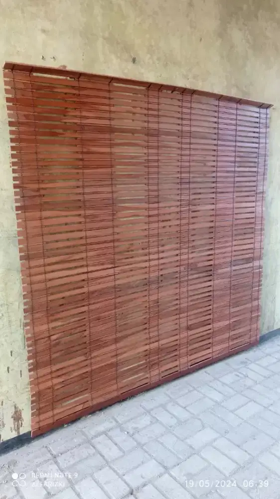 Tirai Kerei Kayu Jati