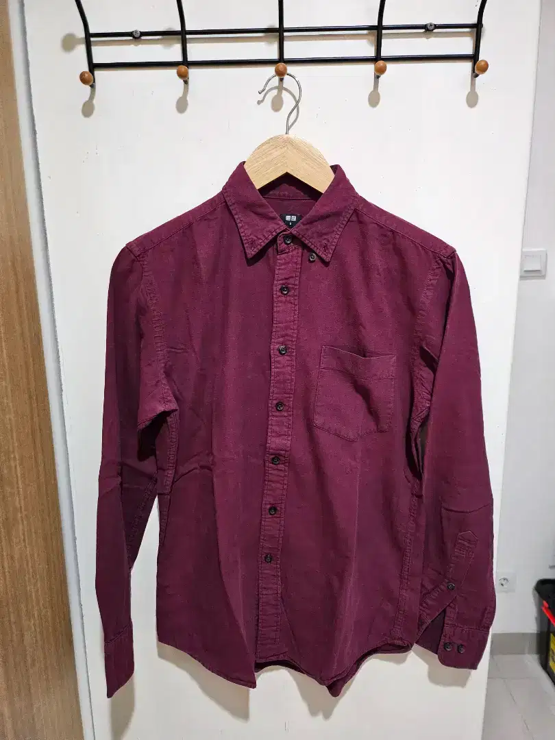 Kemeja polos Uniqlo size S fit to M Original 100%
