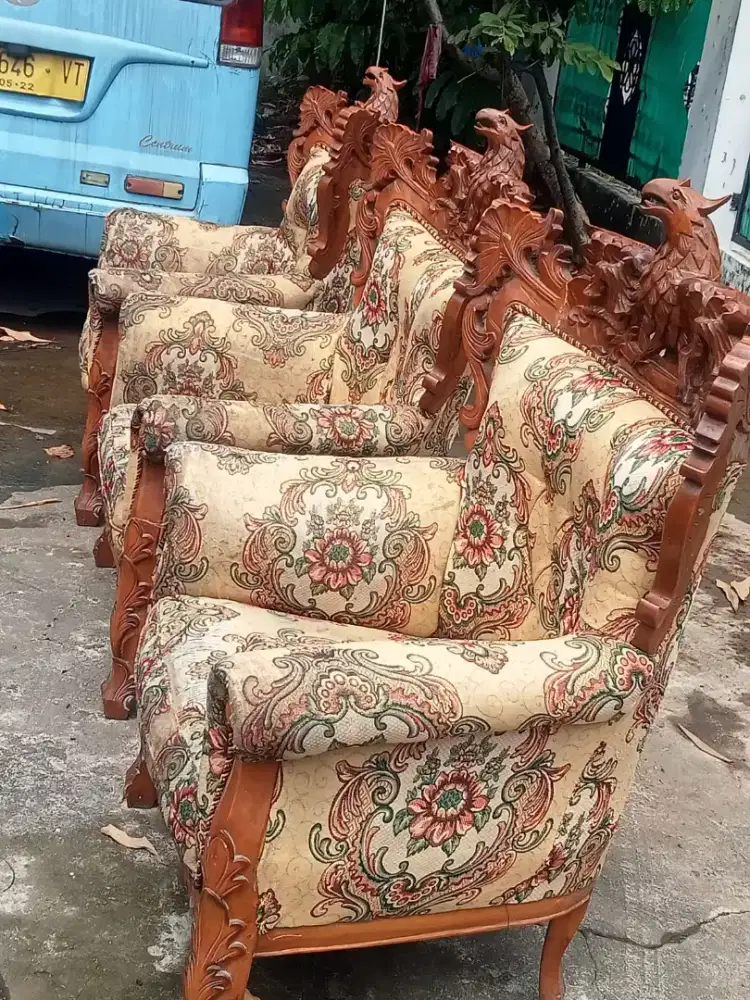 Jasa cuci sofa kasur jok mobil karpet kantor kursi kantor