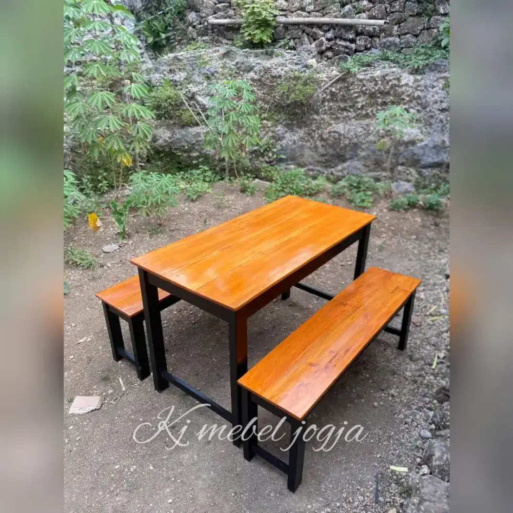 Meja kursi makan