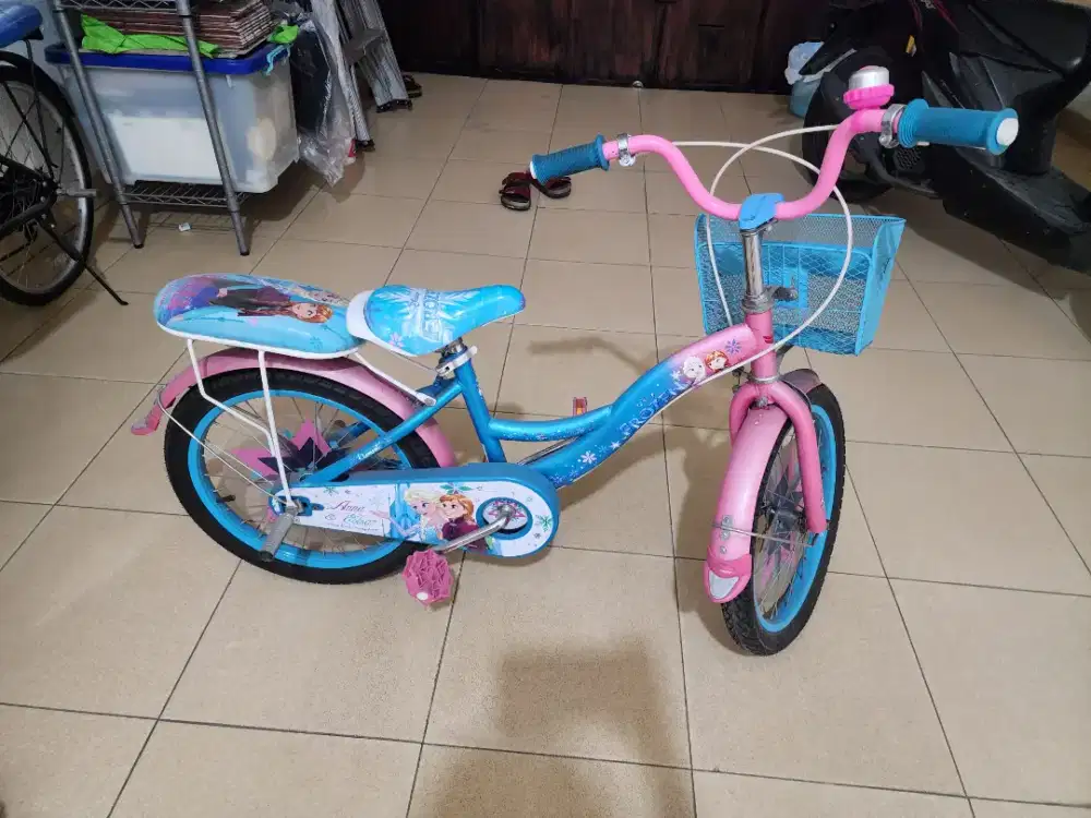 Sepeda anak perempuan 18 inch Element. Tipe Frozen