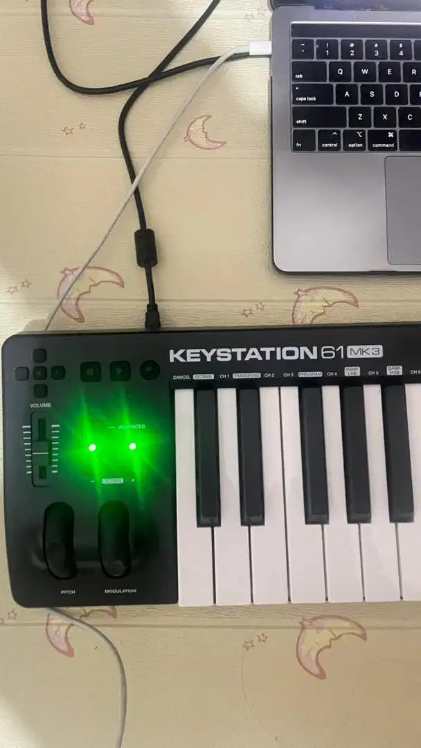 Keyboard M Audio Keystation MK3 Midi Controller