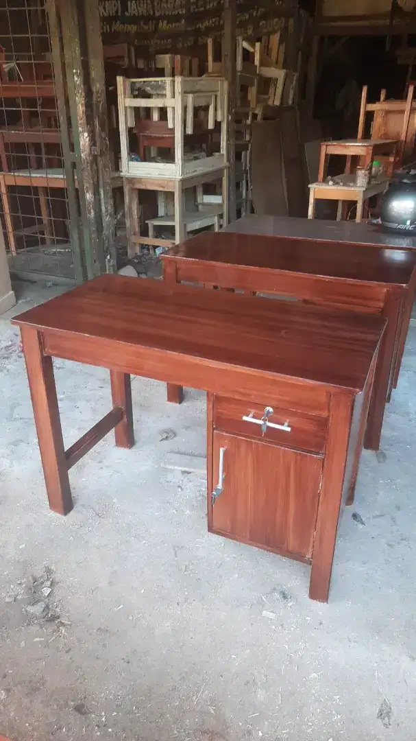 Meja kasir komputer ukuran standar 100x50