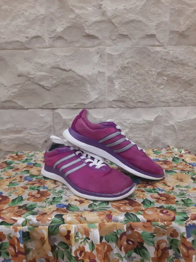 Adidas running pink