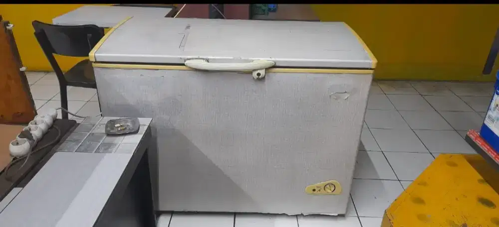 Freezer ex cafe ukuran 300 / 350 liter