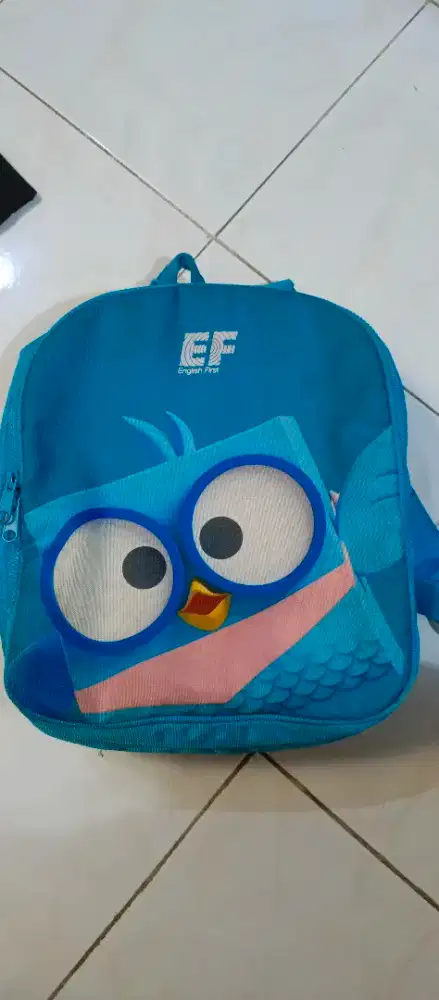Tas EF untuk anak-anak.Ukuran sedang buku seukuran kertas A4 isa masuk