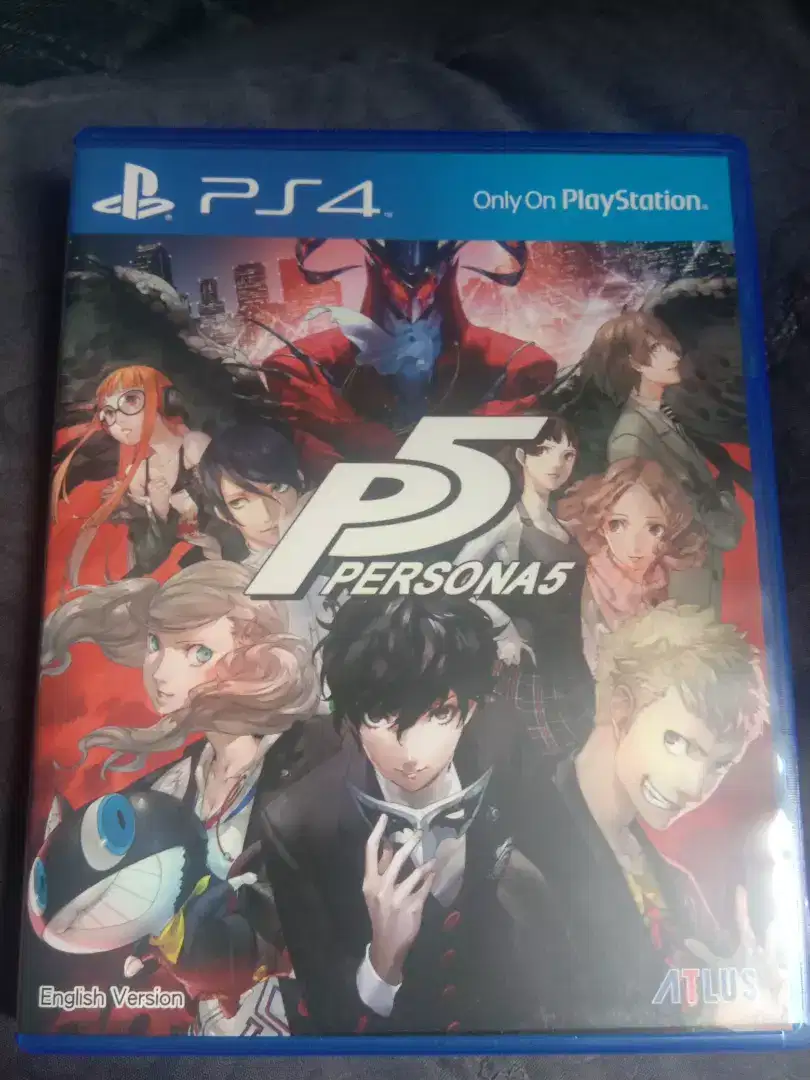 Persona 5 PS4 disc