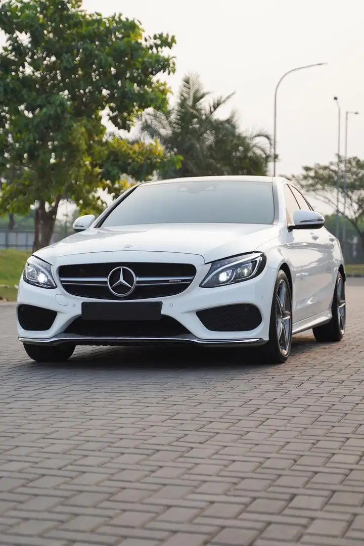 Mercedes Benz C300 AMG Line (W205)