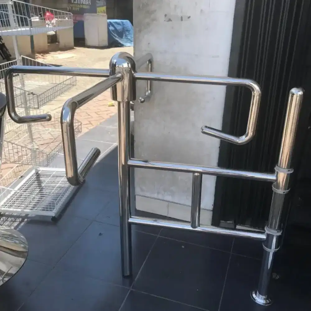 Pintu Putar Hidup Stainles Putar Kanan