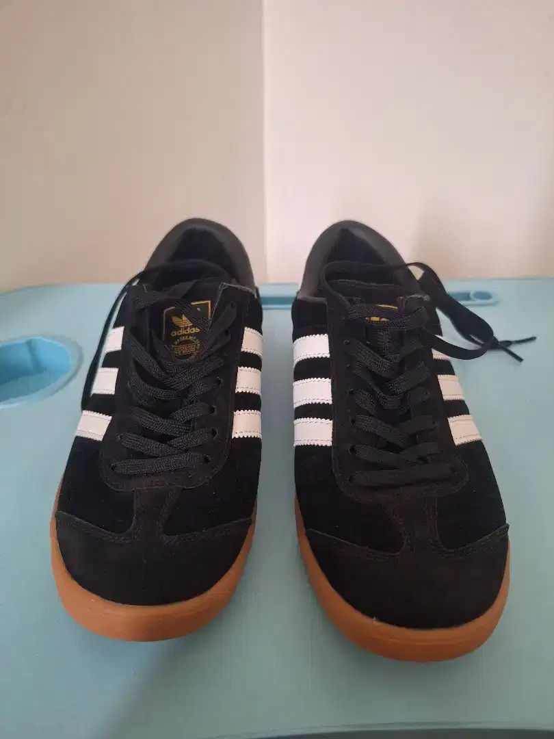 Preloved Sepatu Adidas Hamburg | Size 41 1/3