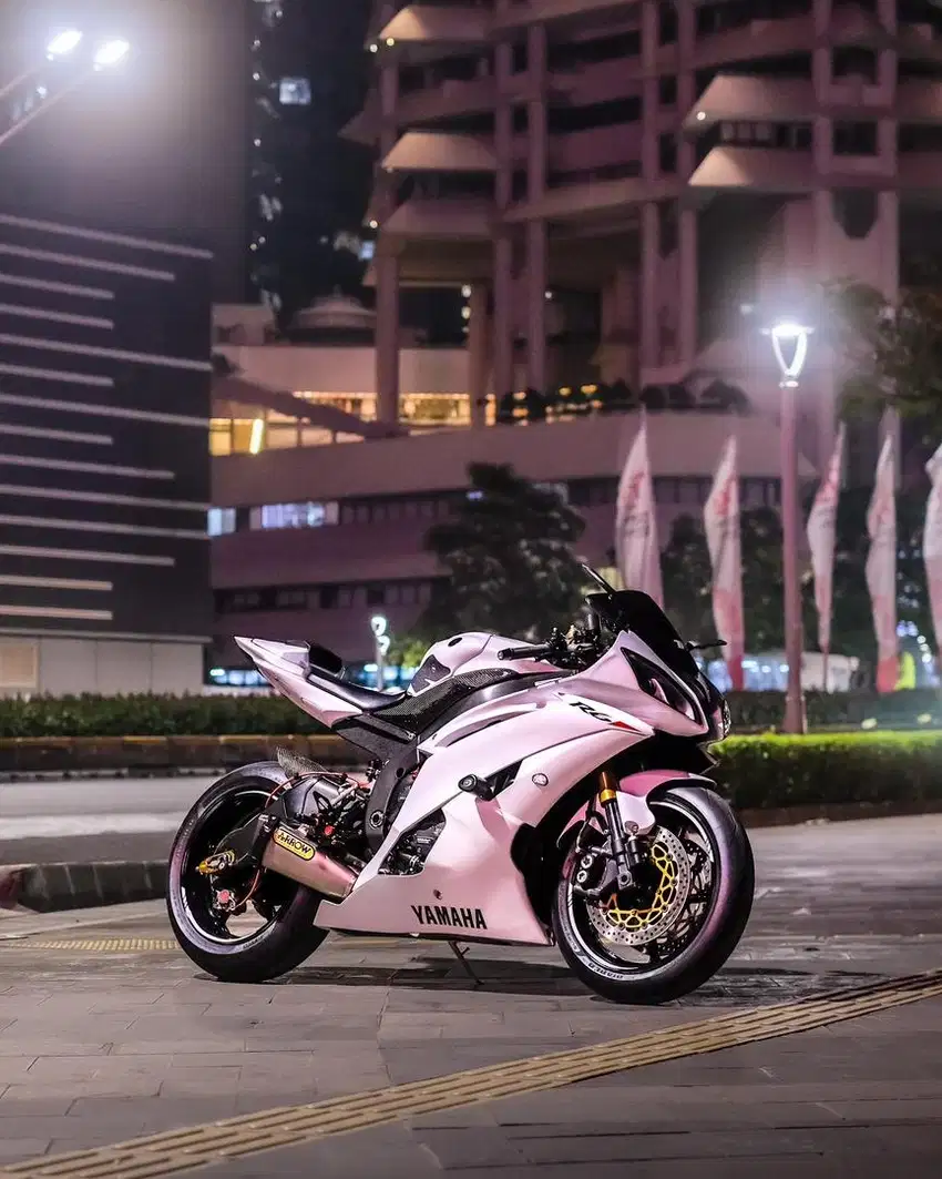 YAMAHA R6 PUTIH