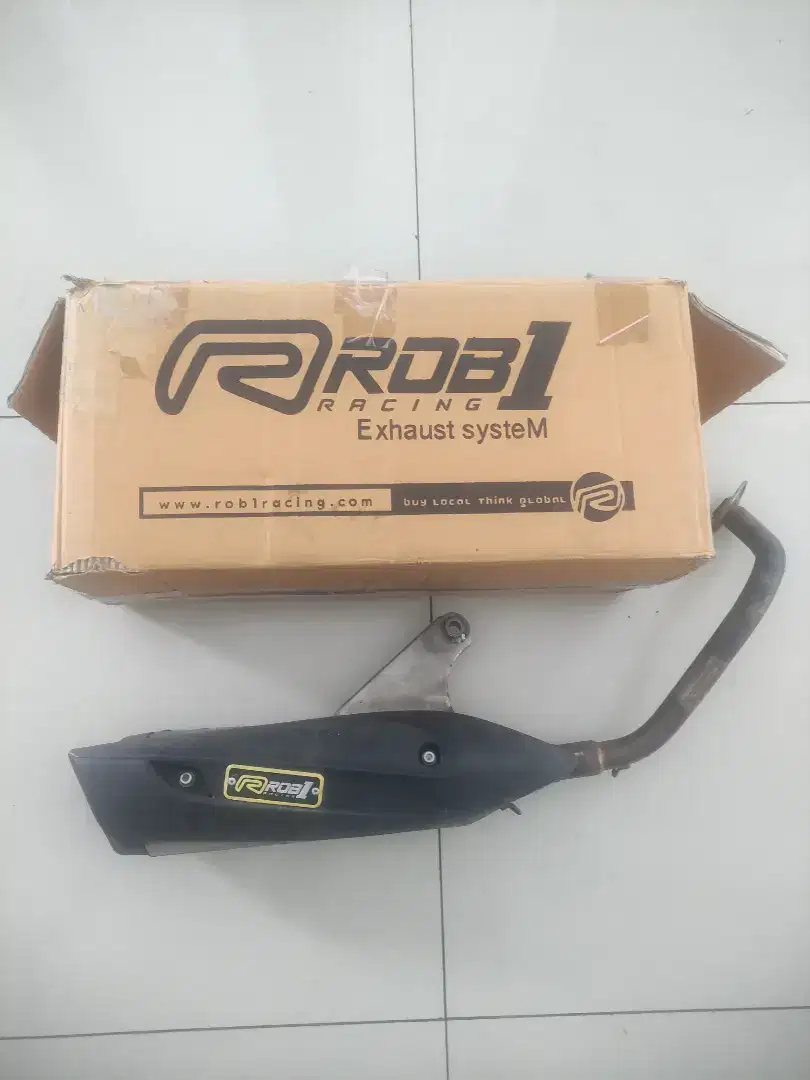 Knalpot Rob1 Ori untuk Beat Karbu