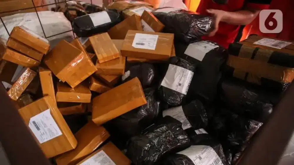 Dicari karyawan wanita bagian packing online shop