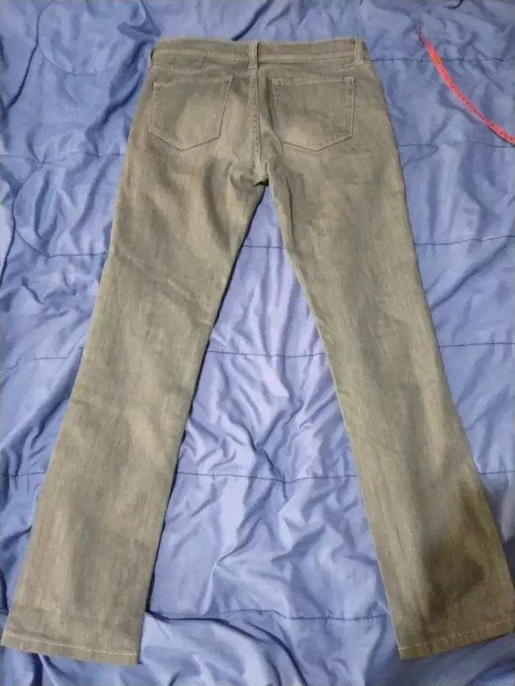Celana jeans uniqlo size 28