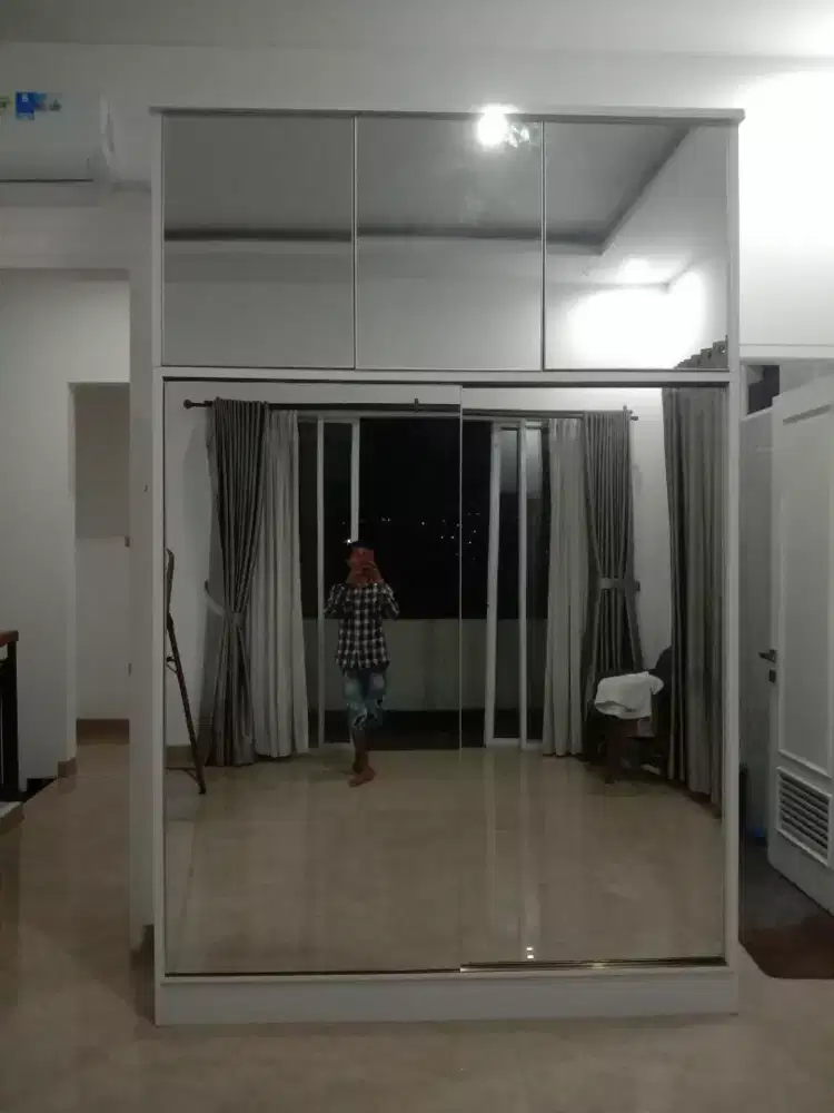 Lemari pakaian 3 pintu bisa rikues warna dan ukuran