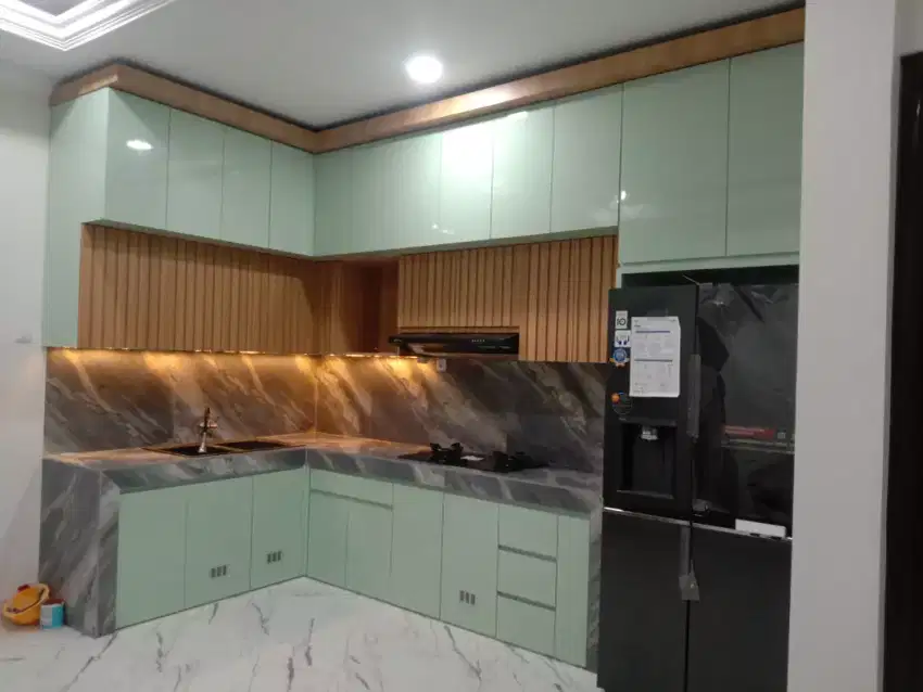 Lemari dapur kicen set bisa rikues warna dan ukuran permeter