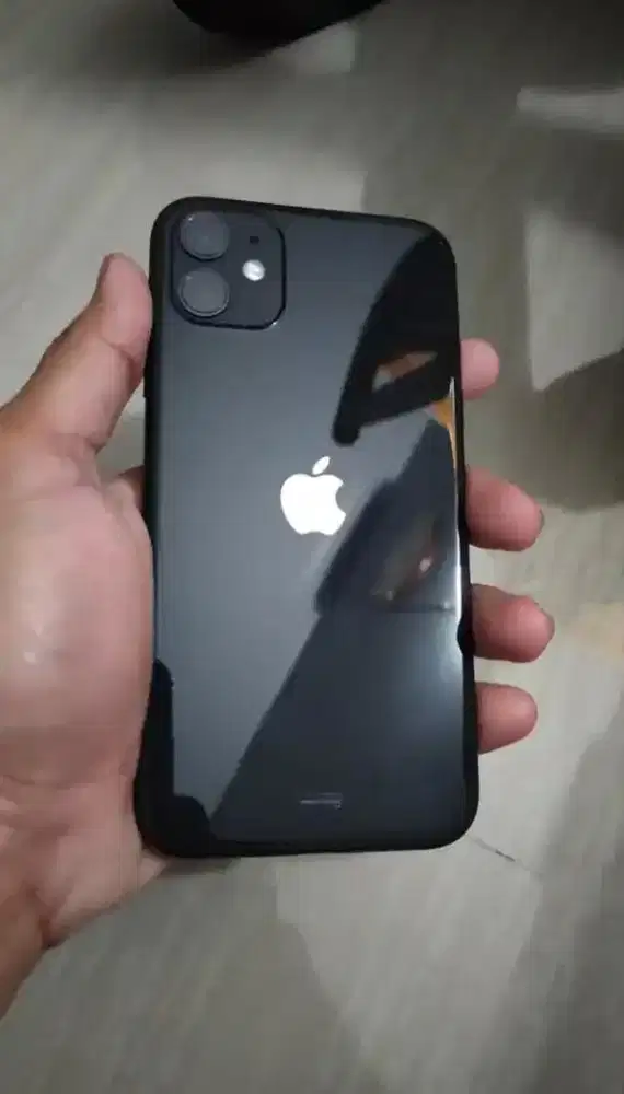 IPHONE 11 HITAM 64GB SECOND IBOX MURAH
