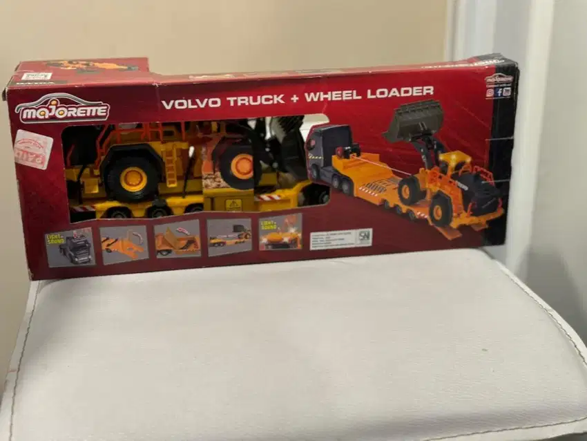 Stok Baru] Mobil Besar Majorette Diecast Volvo Truck & Wheel Loader