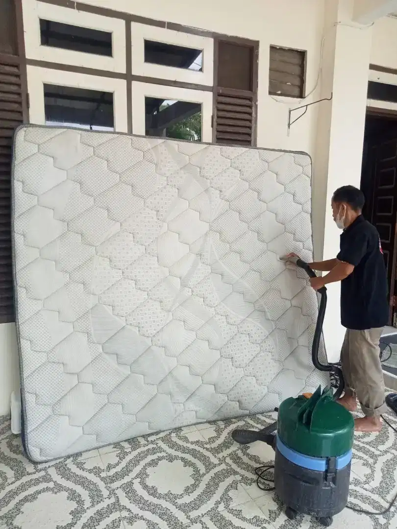 Jasa cuci kasur sofa jok mobil kursi kantor