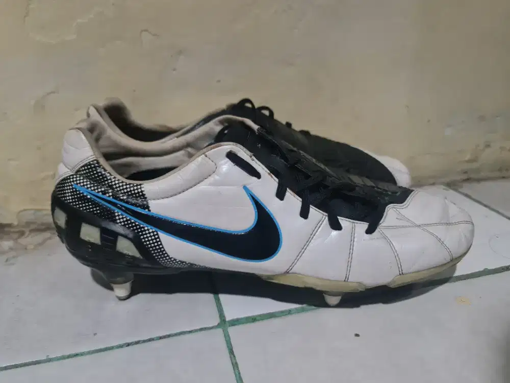 Sepatu bola Nike Total 90 (T90) Laser III SG Original