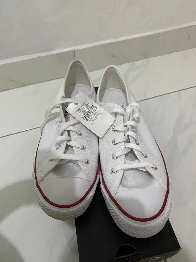 Sepatu converse