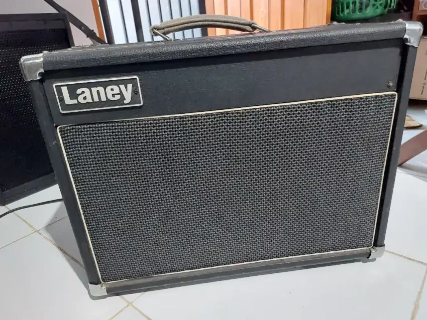 Amplifier Gitar LANEY VC30-112
Classic Tube Combo 30W Class A Original